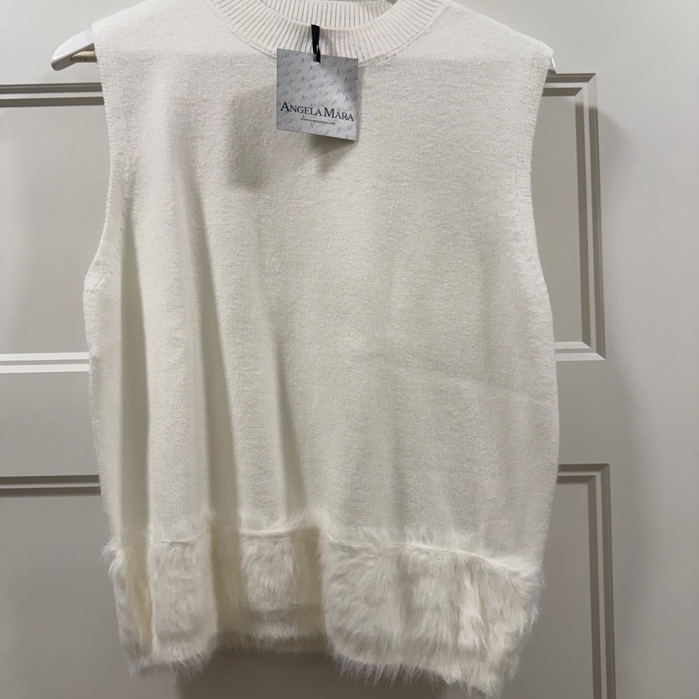Angela Mara White Sleeveless Tunic Top